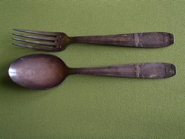 versilberter ART DECO Löffel und Gabel gestepelt PG