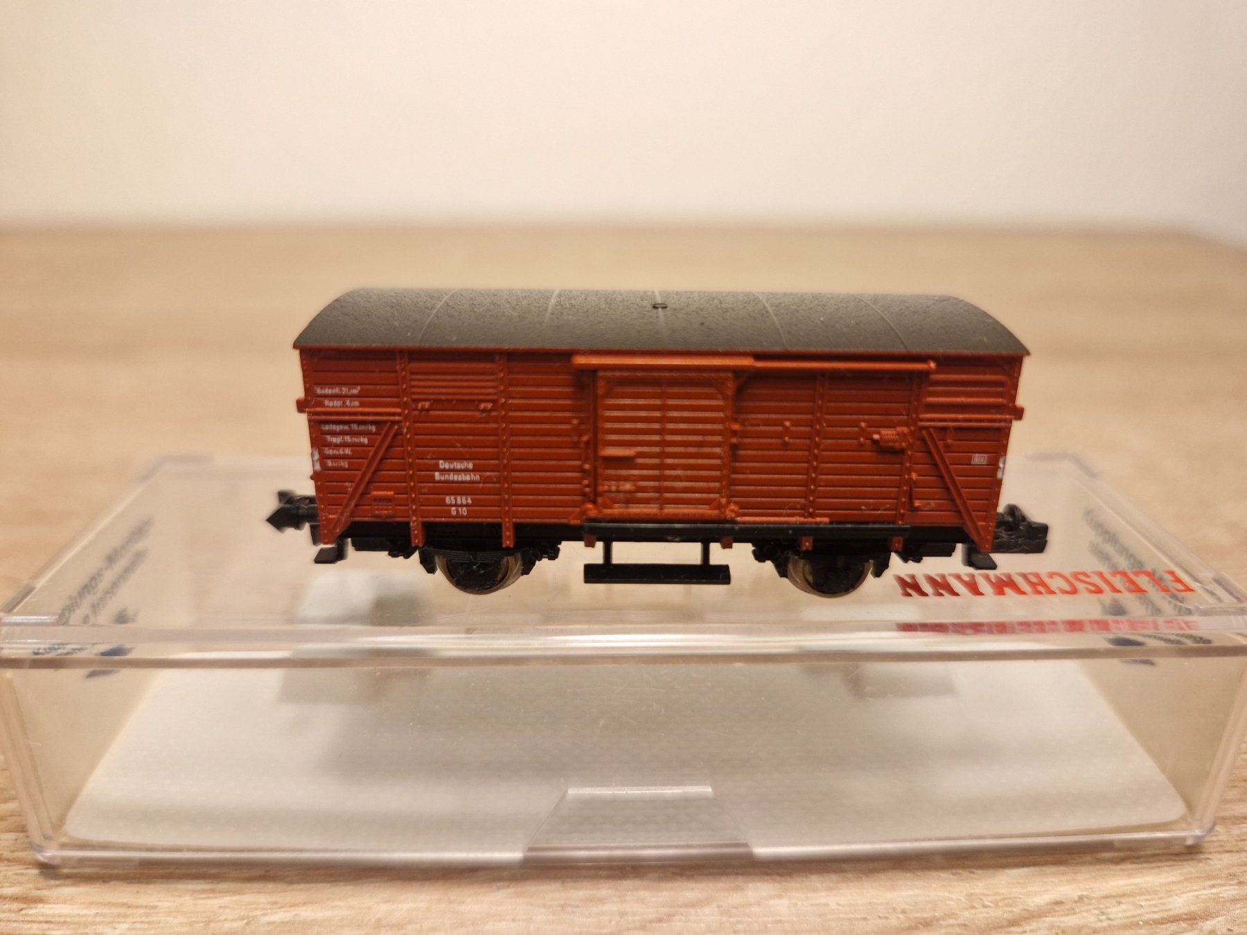 Fleischmann Modelleisenbahnen: Fleischmann N 8866 Güterwagen DB OVP NEU – Neu und originalverpackt aus St-Aubin-Sauges von tantome