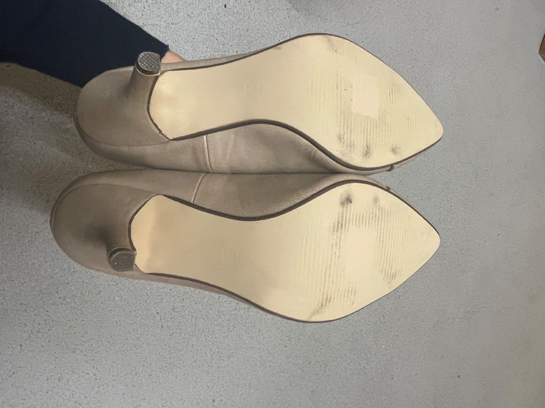Scarpe da donna: New low heel beige pumps – Nuovo (secondo la descrizione) da Zürich venduto da Alpen209 4