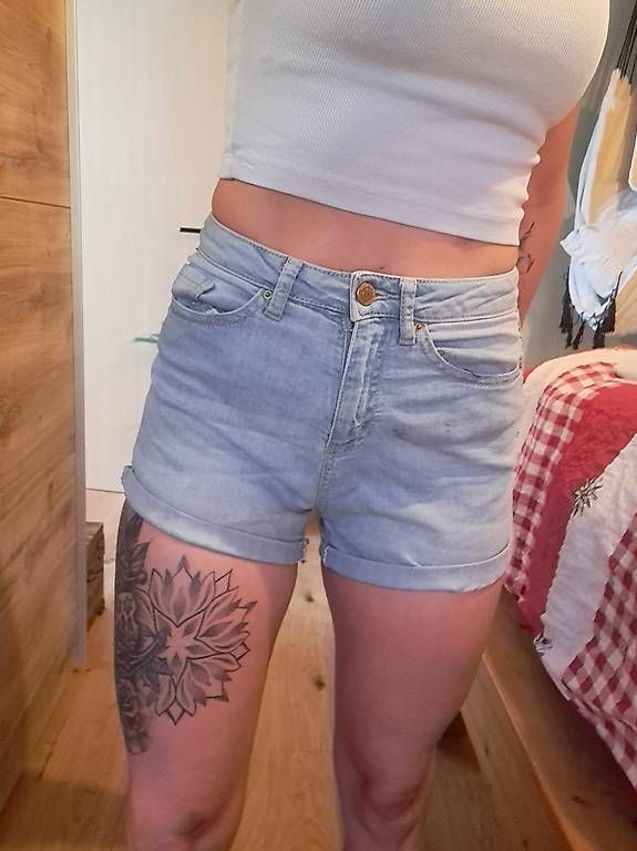 Jeans: Shorts Jeans – Gebraucht aus Brünisried von nin_d66d