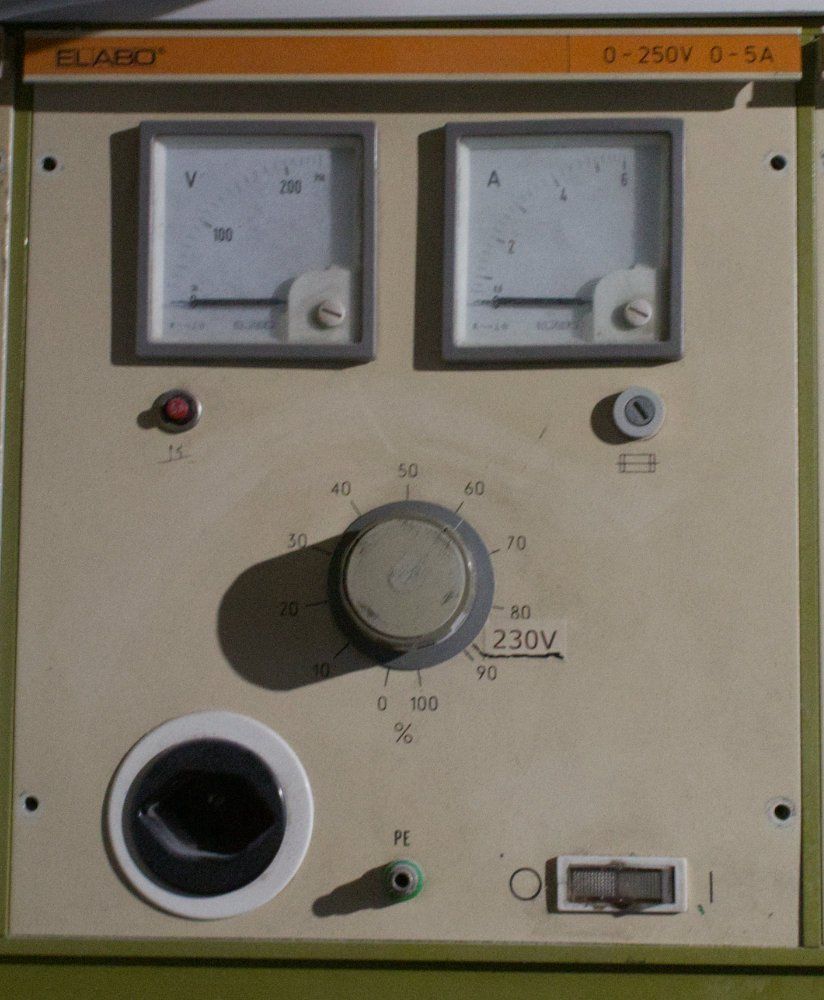 Elettrotecnica: ELABO Elektrolabor Tischaufbau – Usato da Zürich venduto da mac_l2k9 4