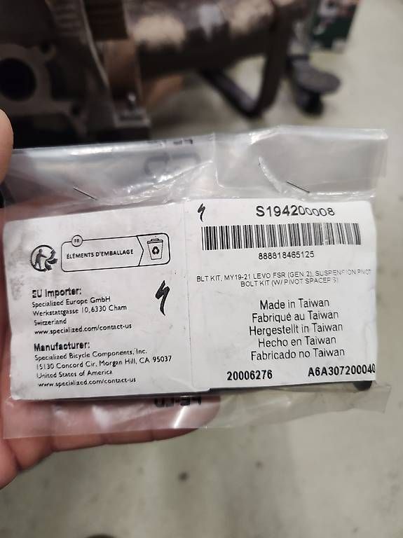 Pezzi di ricambio: Specialized Levo Suspension Bolt Kit – Nuovo e nell'imballaggio originale da Luzern venduto da dino35 2