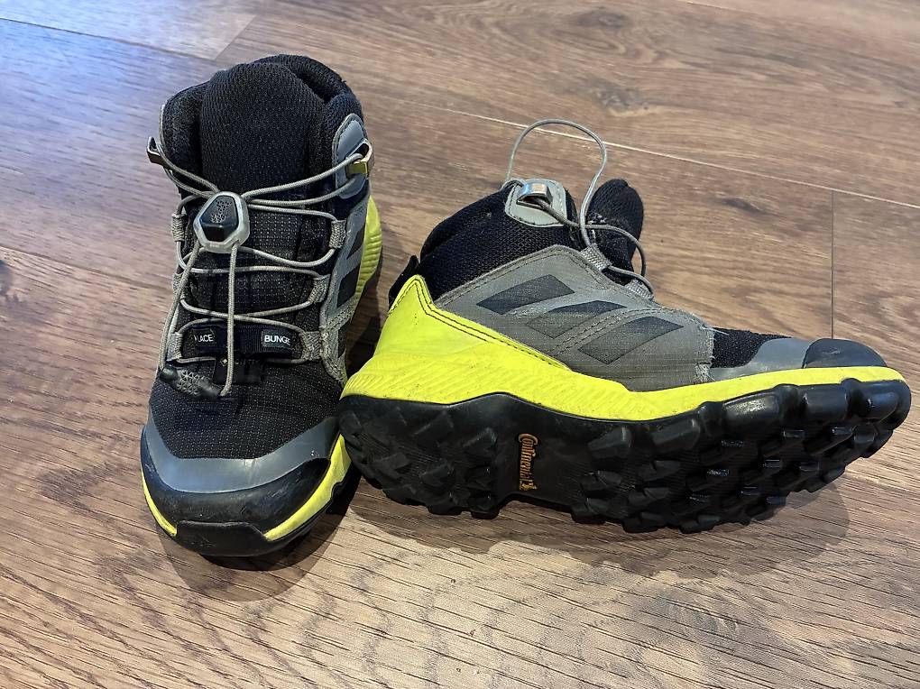 Adidas Chaussures garçon: Adidas Terrex Wanderschuhe Kinder Grösse 28 gebraucht – D'occasion à Rüthi (Rheintal) par Claukodi