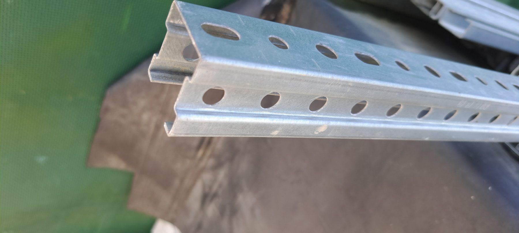 Profilati: Diverse Montageschienen  2m Lang – Nuovo e nell'imballaggio originale da Matzendorf venduto da maxwin 6