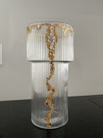 Glasvase mit goldener Dekoration – 29 cm