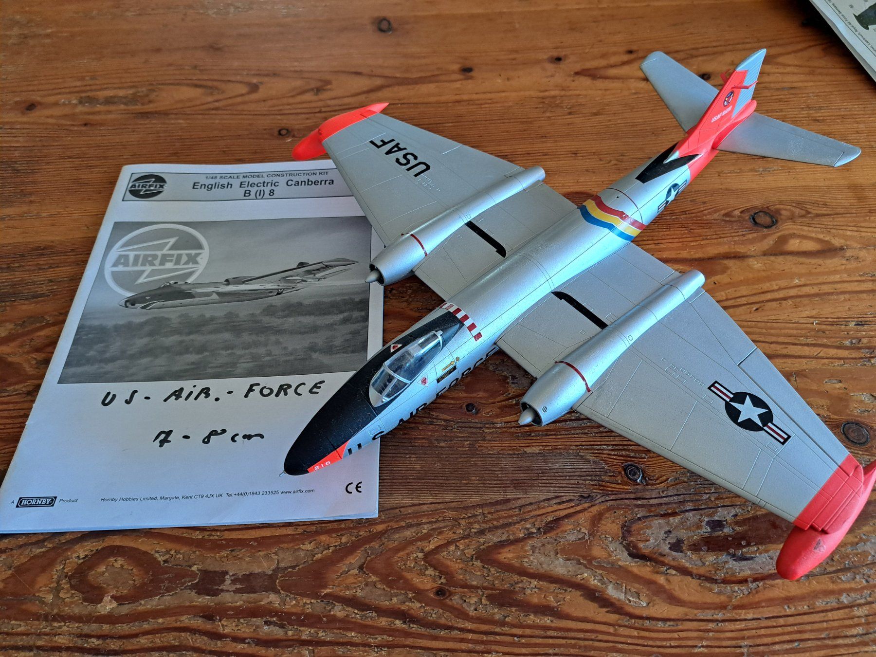 Airfix Kit di modellismo & Modellini statici: Canberra USAF 1 /48 base airfix A10102 – Usato da Düdingen venduto da ananda1709 1