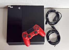 Playstation 4 Konsole mit Controller und Kabeln 