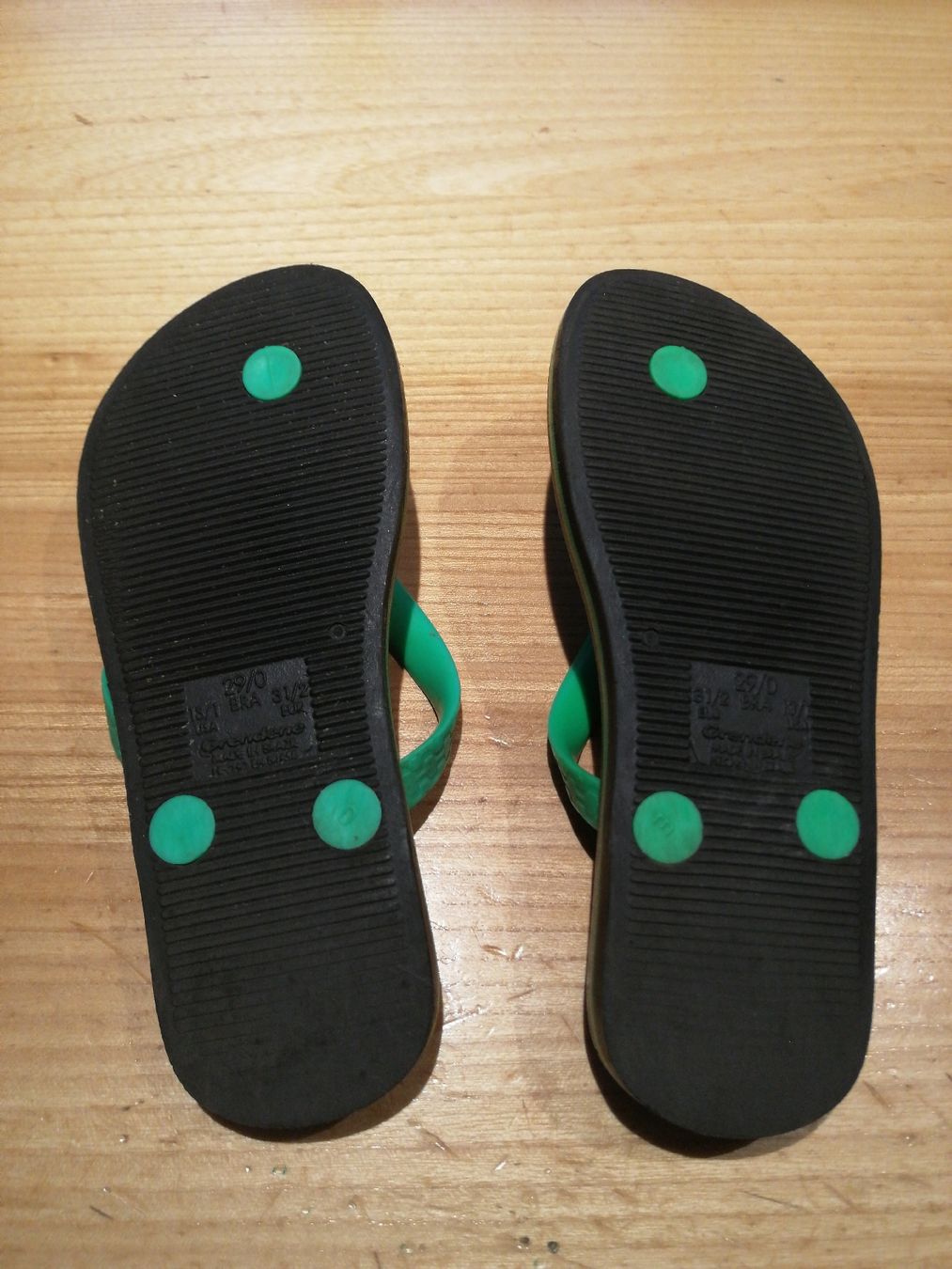 Schuhe für Jungen: Flip Flops Grösse 29 – Gebraucht aus Schwellbrunn von Chnobli13 1