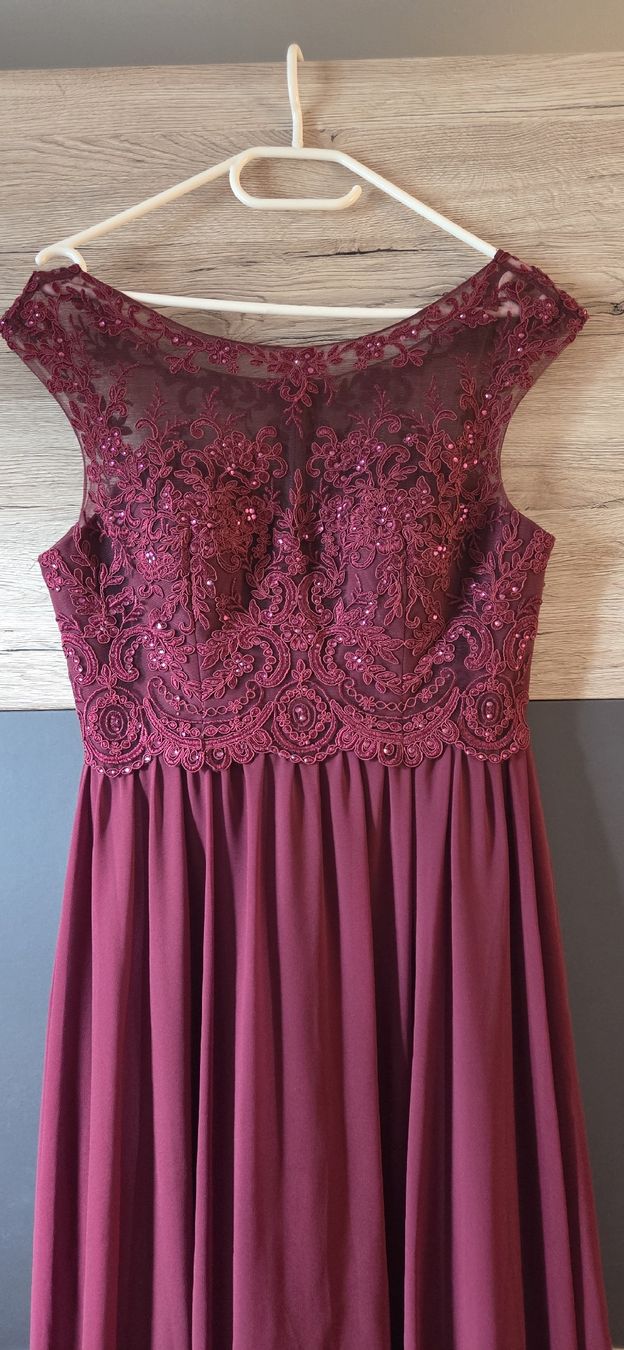 Robes: Bordeux Festkleid Grösse M – D'occasion à Thun par MirandaKim1990 1