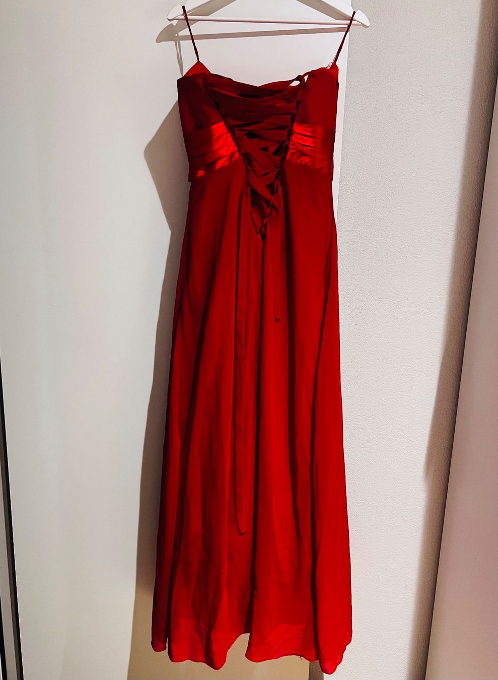 Robes: Abendkleid rot Grösse 36 – D'occasion à Rapperswil SG par Saemi49 2