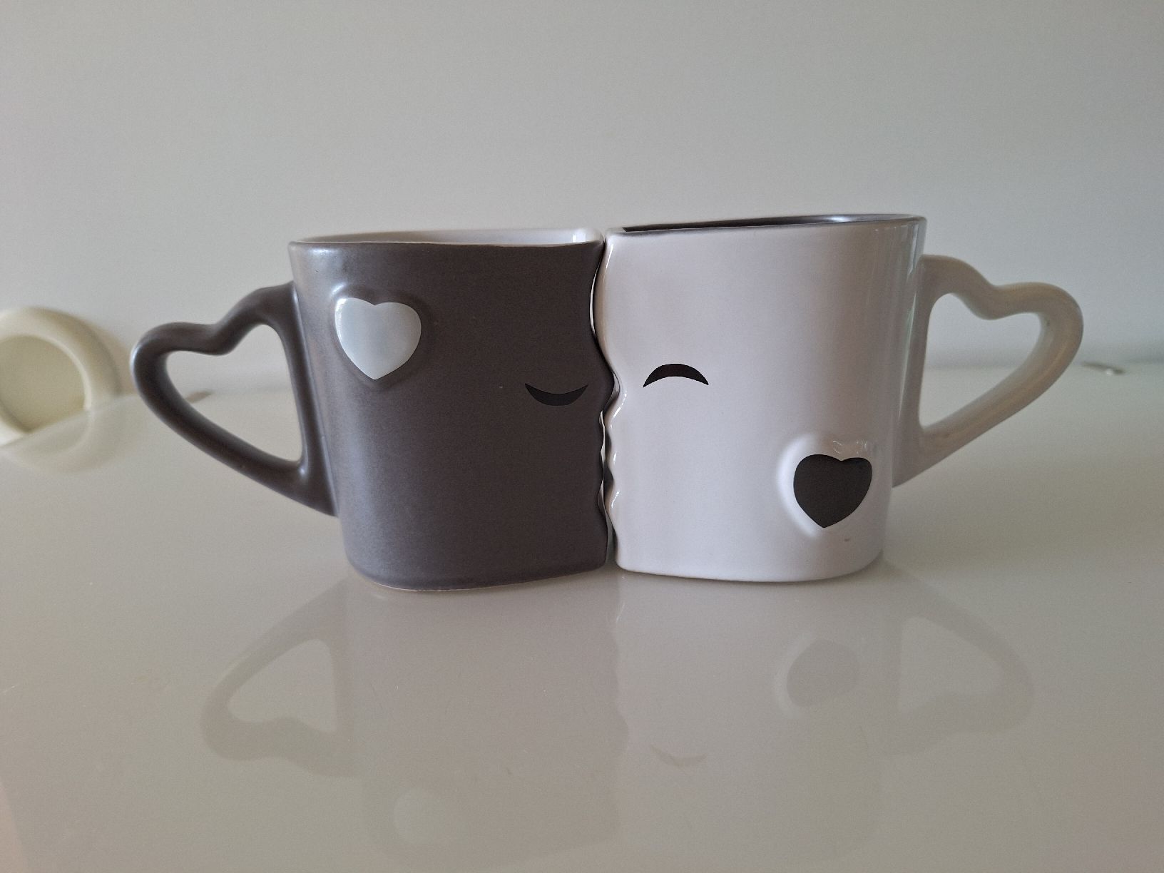 Tazze: Mia Mio Ceramic Kissing Cups Set – Usato da Zürich venduto da tom37446