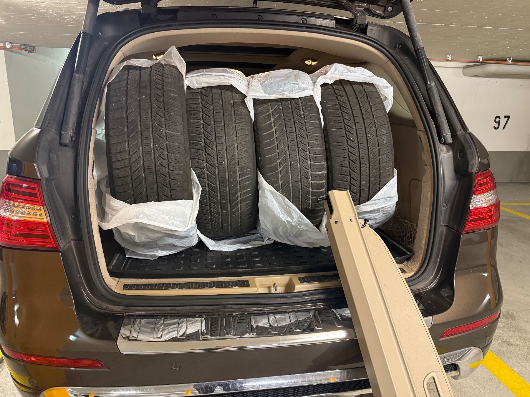 Mercedes-Benz Autos: Mercedes ML 350 – D'occasion à Kaltbrunn par snemelc 6