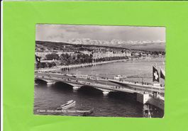 Zürich-Quaibrücke-Tram-belebt