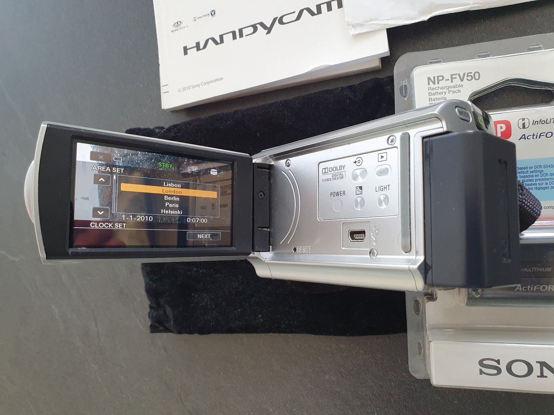 Sony Videocamere: HANDYCAM SONY DCR-SR68E – Usato da Préverenges venduto da PimentCash 2