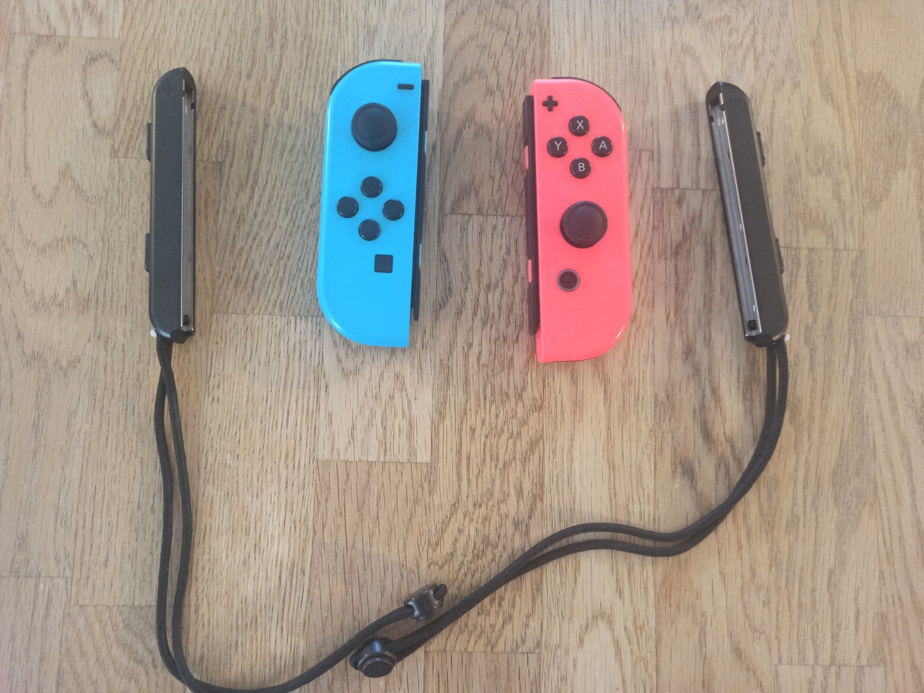 Nintendo Controller: Original Nintendo Switch Joy-Con Set - Neon-Blau / Neon-Rot – Usato da Oberweningen venduto da mar_87mx