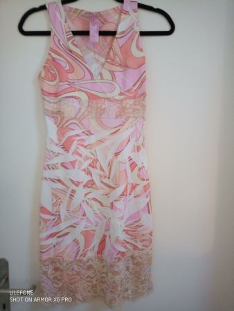 Sommerliches Kleid mit Spitze, Grösse 36 - Top Zustand!