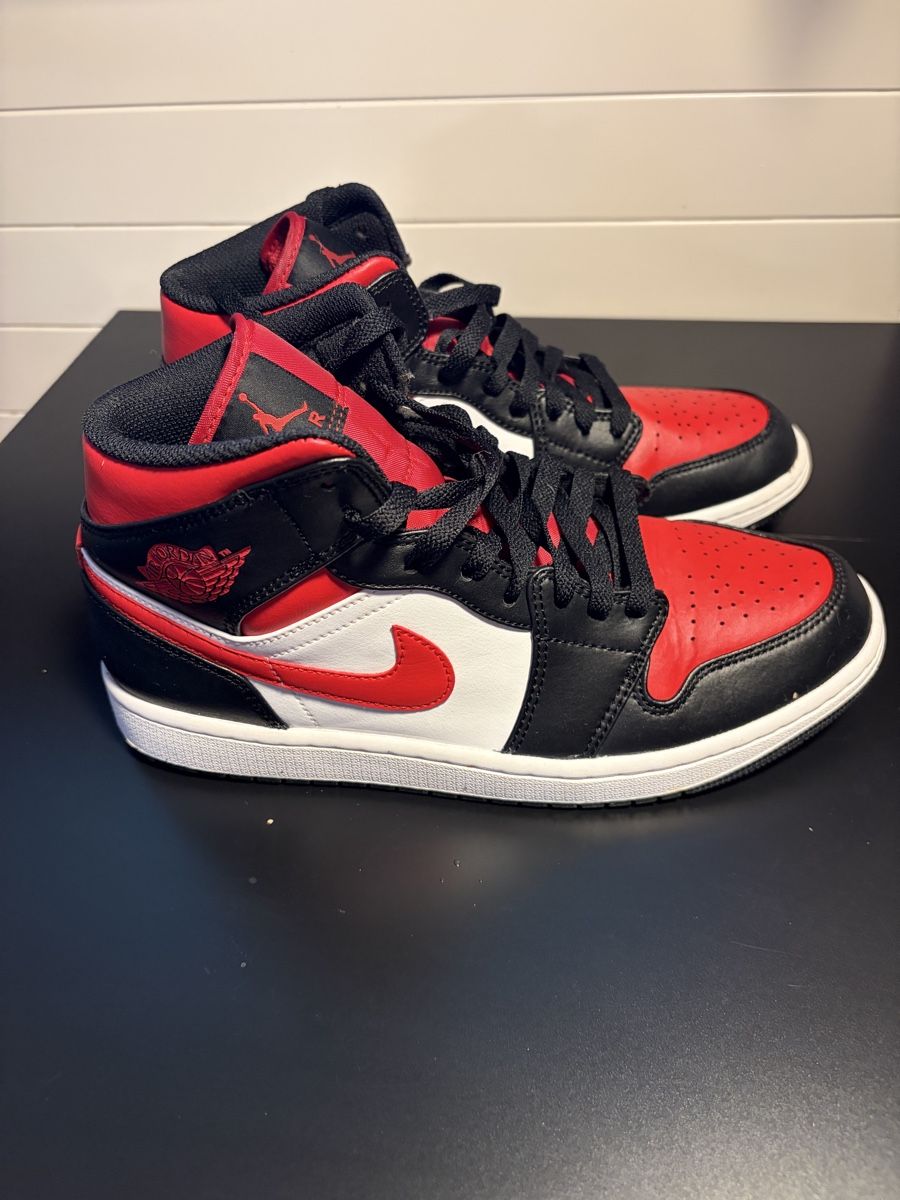 Jordan Scarpe da uomo: Nike Air Jordan 1 Mid "Bred Toe" | Gr. 42.5 – Usato da Adelboden venduto da Bercel 2