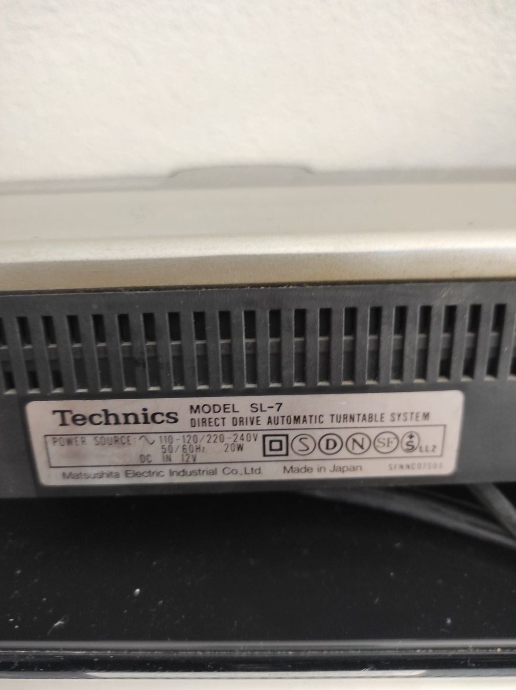 Technics Plattenspieler: Technics quartz direct drive automatic turntable system SL-7 – Gebraucht aus Baden von Recordzyv 4