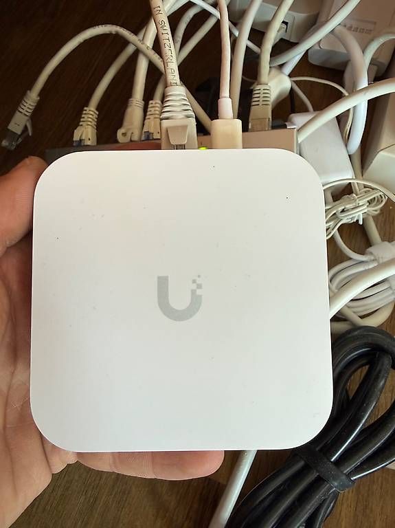 Modems & Routeurs: Ubiquiti Gateway Lite – D'occasion à Rhäzüns par Jergus 2