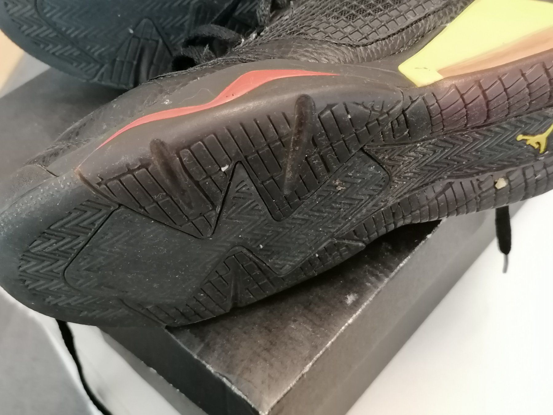 Jordan Scarpe da uomo: Nike Air Jordan Mars 270 – Usato da Basel venduto da vintagecollector 4