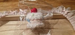 Cupcake Haaspange mit Kirsche