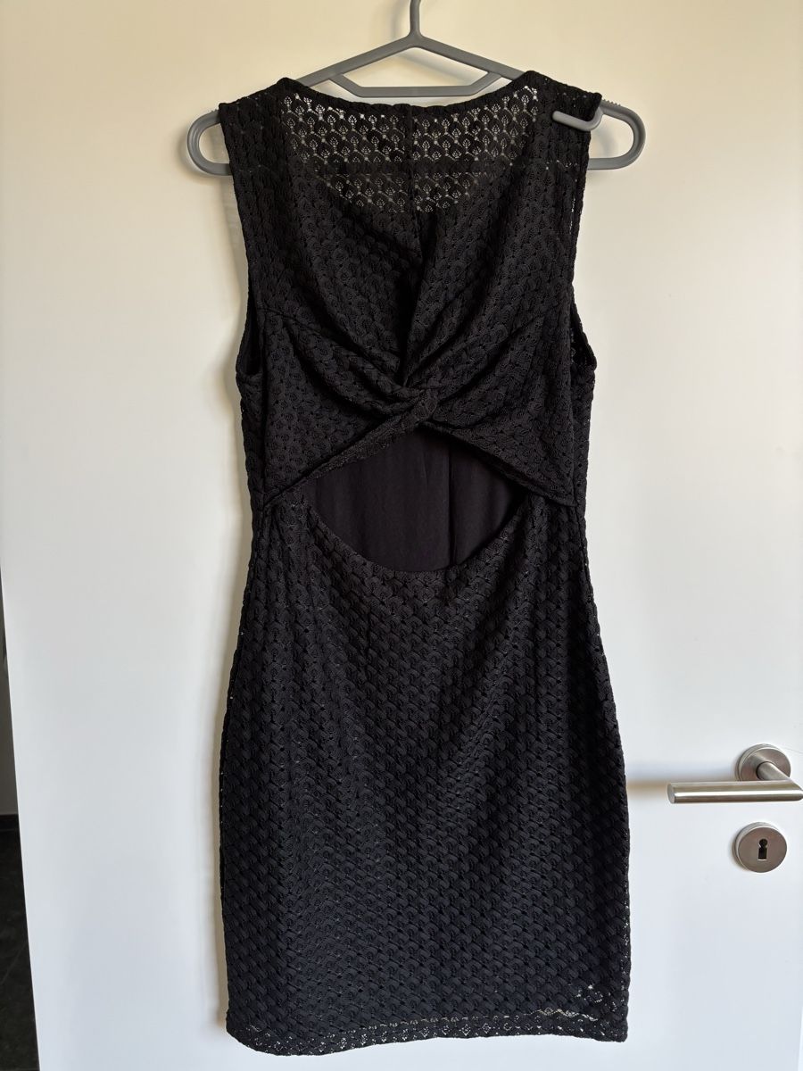 Mango Vestiti: Black Short elegant Dress with open back Size M – Usato da Zürich venduto da cha_jz8q 2