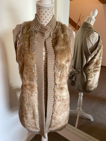 Gilet aus Strick mit Kunstfell+ Gürtel Gr. S von Casa Blanca