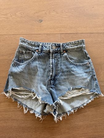 Jeans Shorts Zara blau mit Fransen