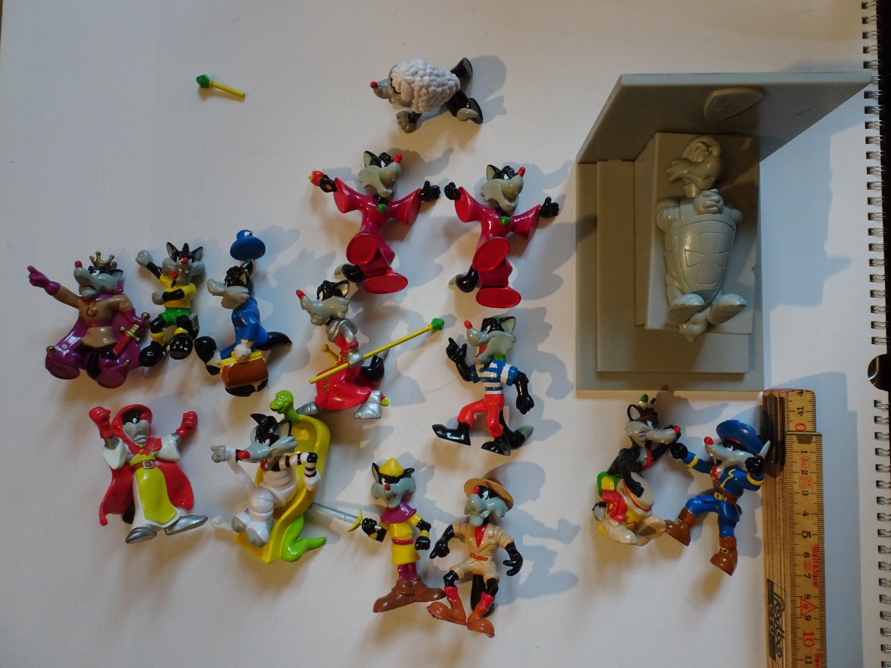 Statuette: 15 Katzen Figuren Von Flunsch 1999 – Usato da Schönenwerd venduto da schnitzunddrunter