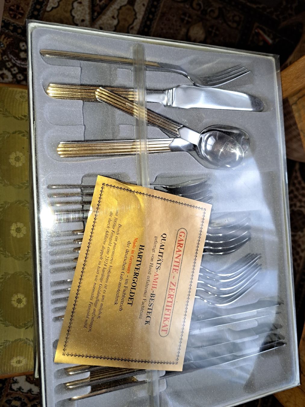 Set di posate: Amil-Besteck, hartvergoldet, – Nuovo e nell'imballaggio originale da Kölliken venduto da Upcycling-by-Mc-TAM