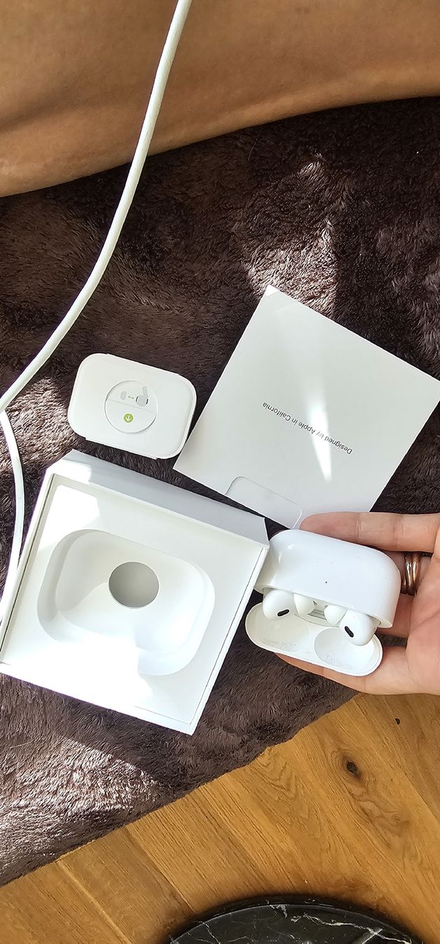 Apple Cuffie: Apple AirPods Pro 2 (2. Generation)  mit Originalverpackung – Usato da Zürich venduto da Yllka.ja 2
