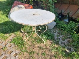 Gartentisch rund Metall weiss aus Frankreich  