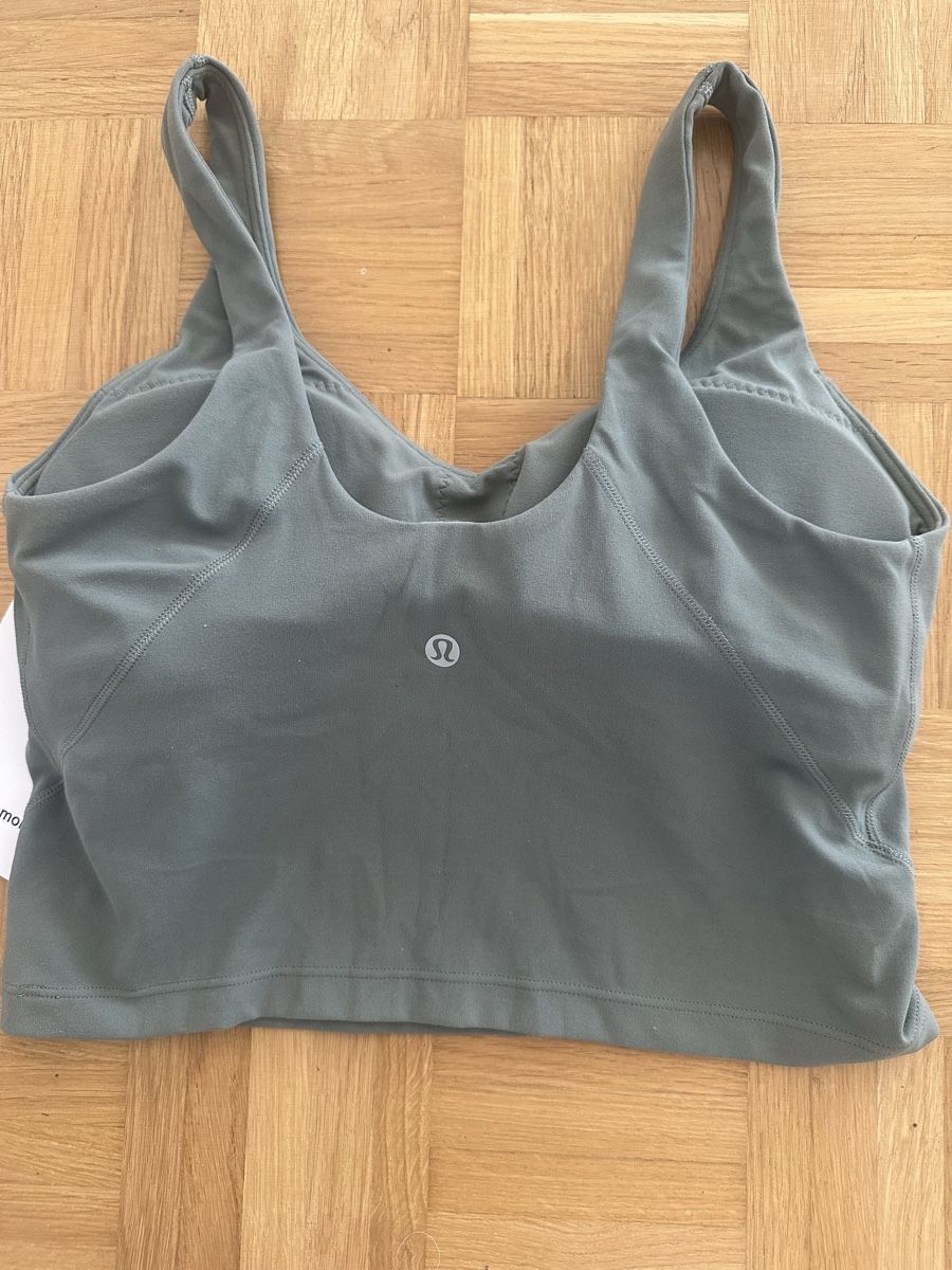 Lululemon Tops: Lululemon Top, Neu Gr.8 – Neu und originalverpackt aus Luzern von Lotti-Karotti 1