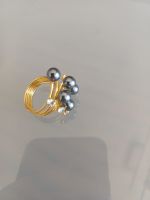 Bague fantaisie avec perles nacrées