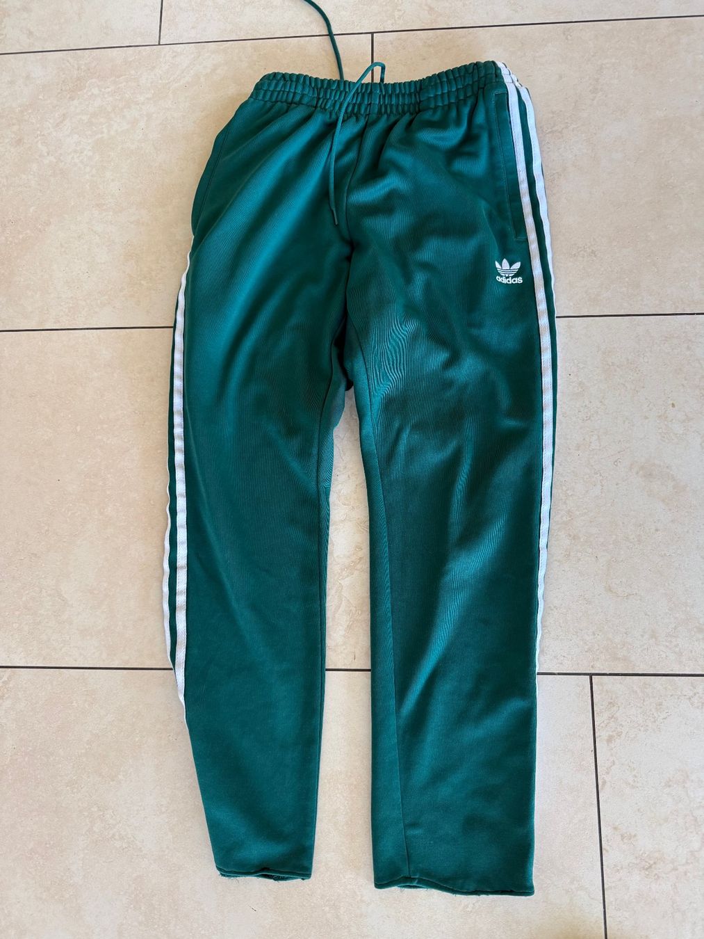 Adidas Pantaloni: Adidas Grösse S Grün – Usato da Kirchdorf AG venduto da coco123