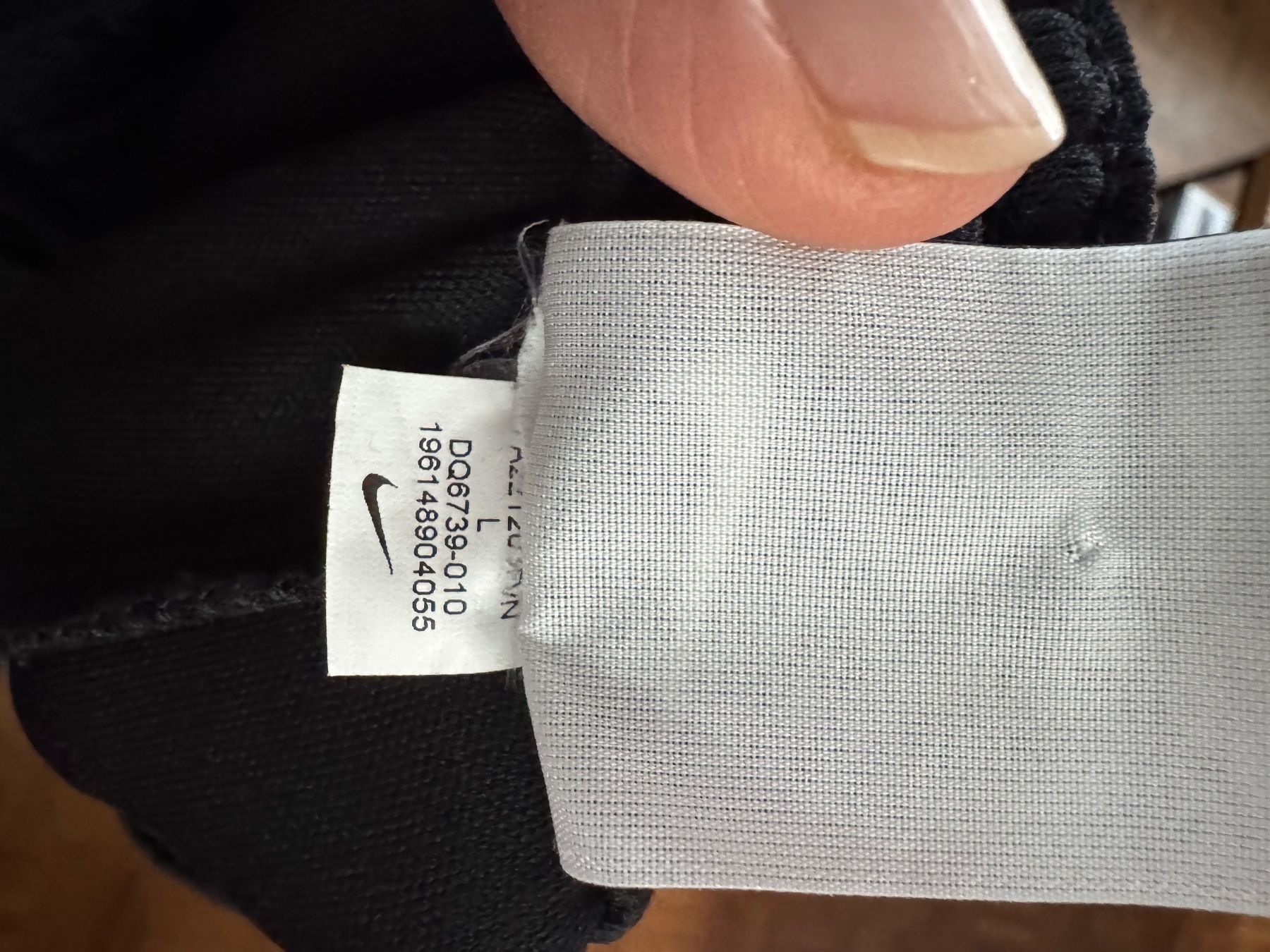 Nike Pantaloni: Nike Hose – Usato da Herzogenbuchsee venduto da zukerka 2