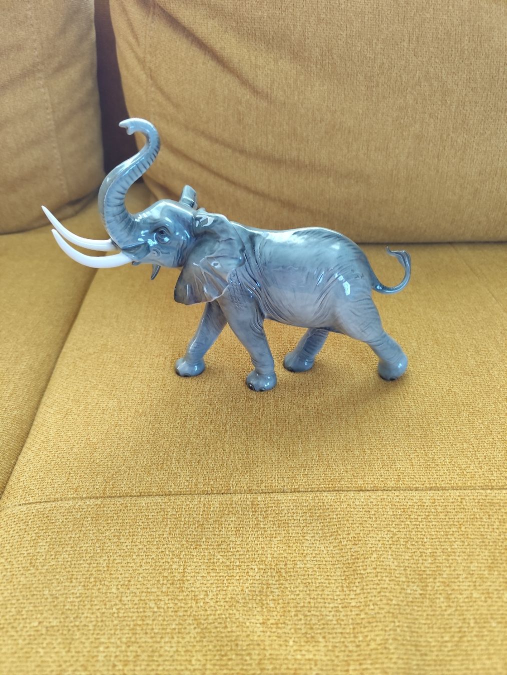 Statuette: Elefant Gobel – Usato da Grossdietwil venduto da bie_2bn5