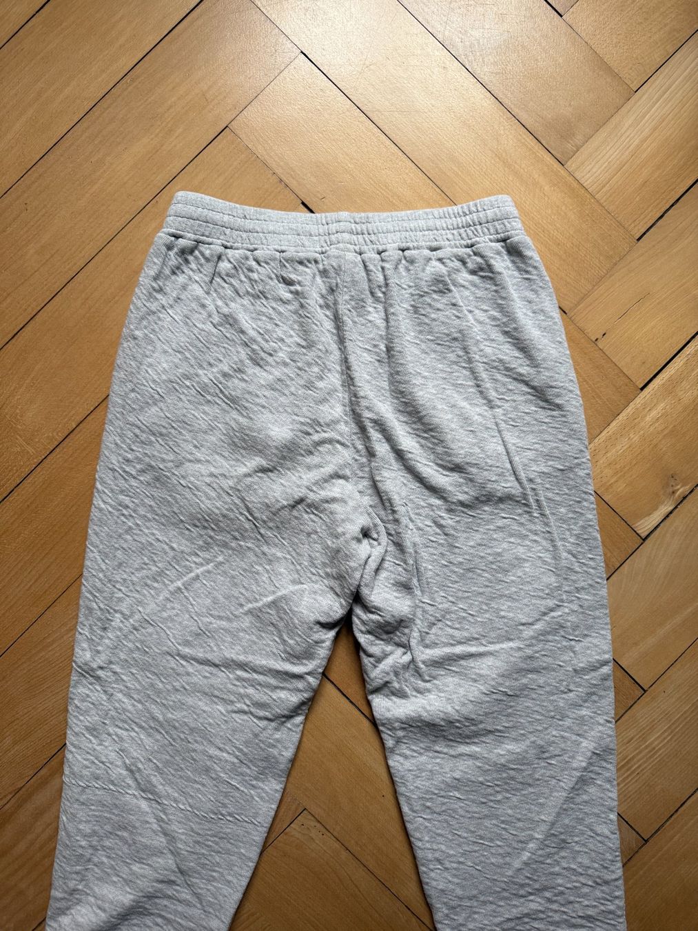 Pantaloni: AMERICAN VINTAGE - Trainerhose hellgrau S – Usato da Zürich venduto da Diazaio 2
