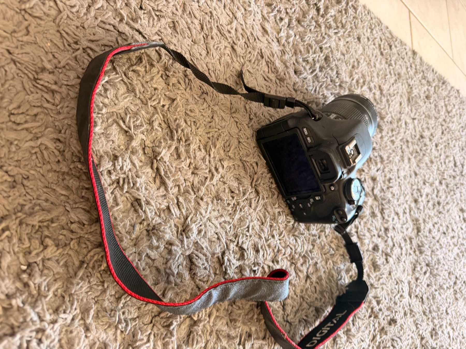 Canon Fotocamera: Canon EOS 600D mit Canonobjektiv – Usato da Mellingen venduto da Oliviampm 1