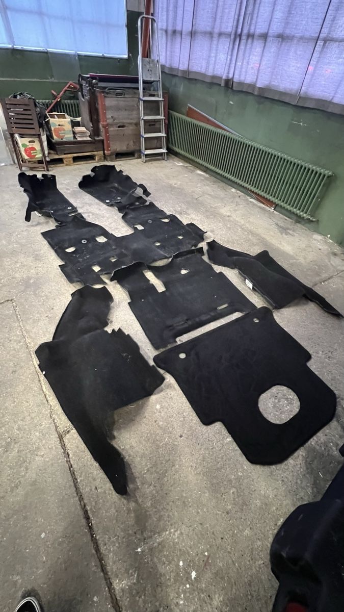 Jeep Tappeti & Tappetini: Moquette+tappetini Jeep Wrangler JKU – Usato da Brè sopra Lugano venduto da micheleschmid