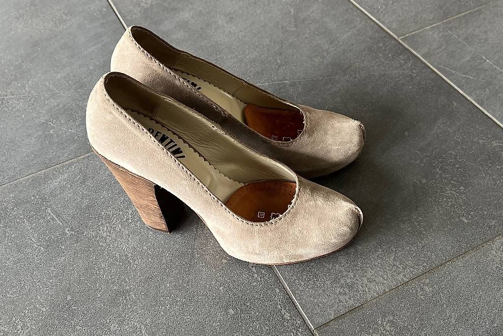 Chaussures femmes: Leder-Pumps humanoid Fiorentini Baker 39 – D'occasion à St. Gallen par steppenpferdchen 2