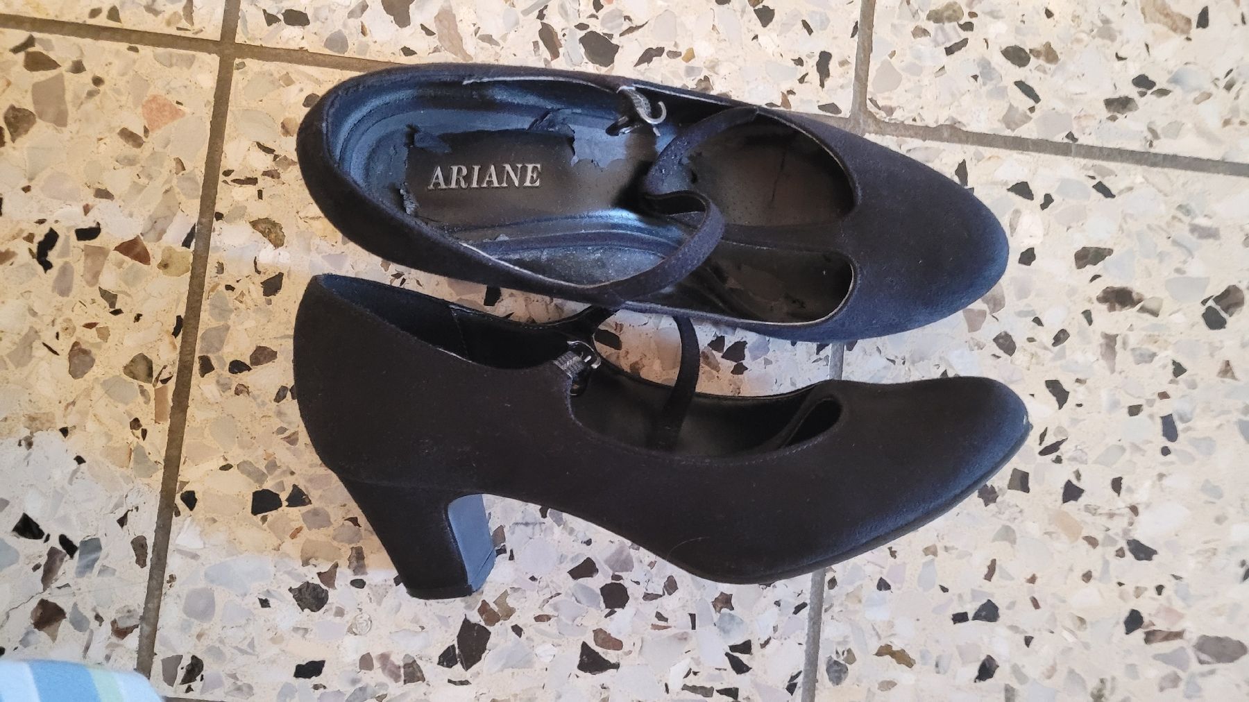 Damenschuhe: Schwarze Damenschuhe, Grösse 39 – Gebraucht aus Brugg AG von Ela_Obi