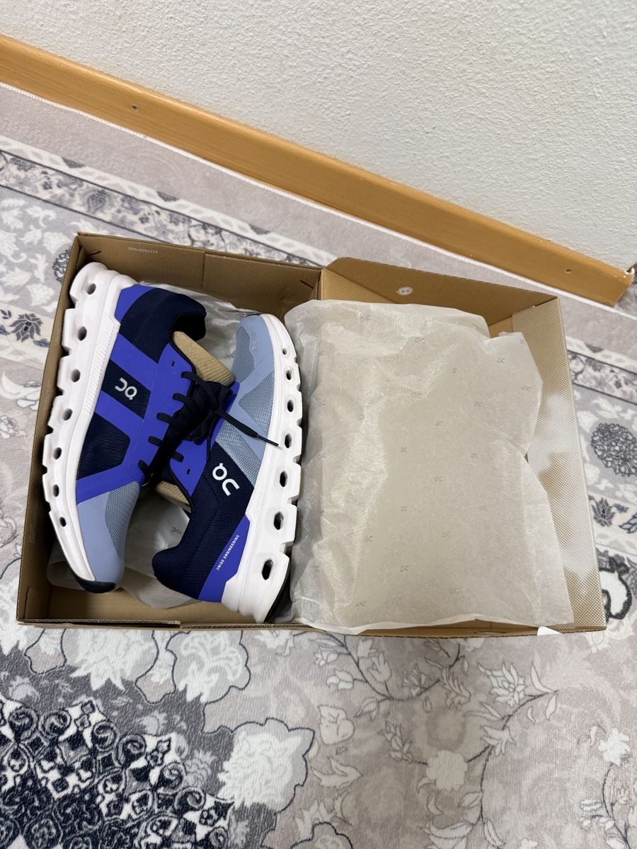 On Chaussures femmes: On Cloudrunner – Neuf (Voir description) à Benglen par Shamily 4