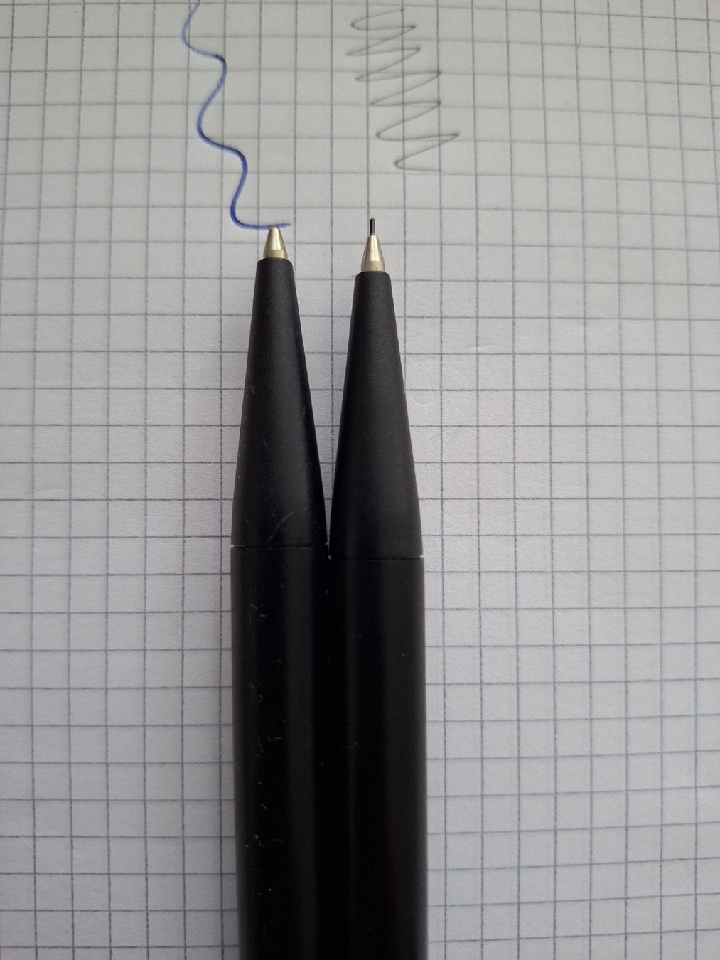 Penna & Evidenziatori: 2 Kugelschreiber PTT Design schwarz. – Nuovo (secondo la descrizione) da Uster venduto da mak_mw2n 2