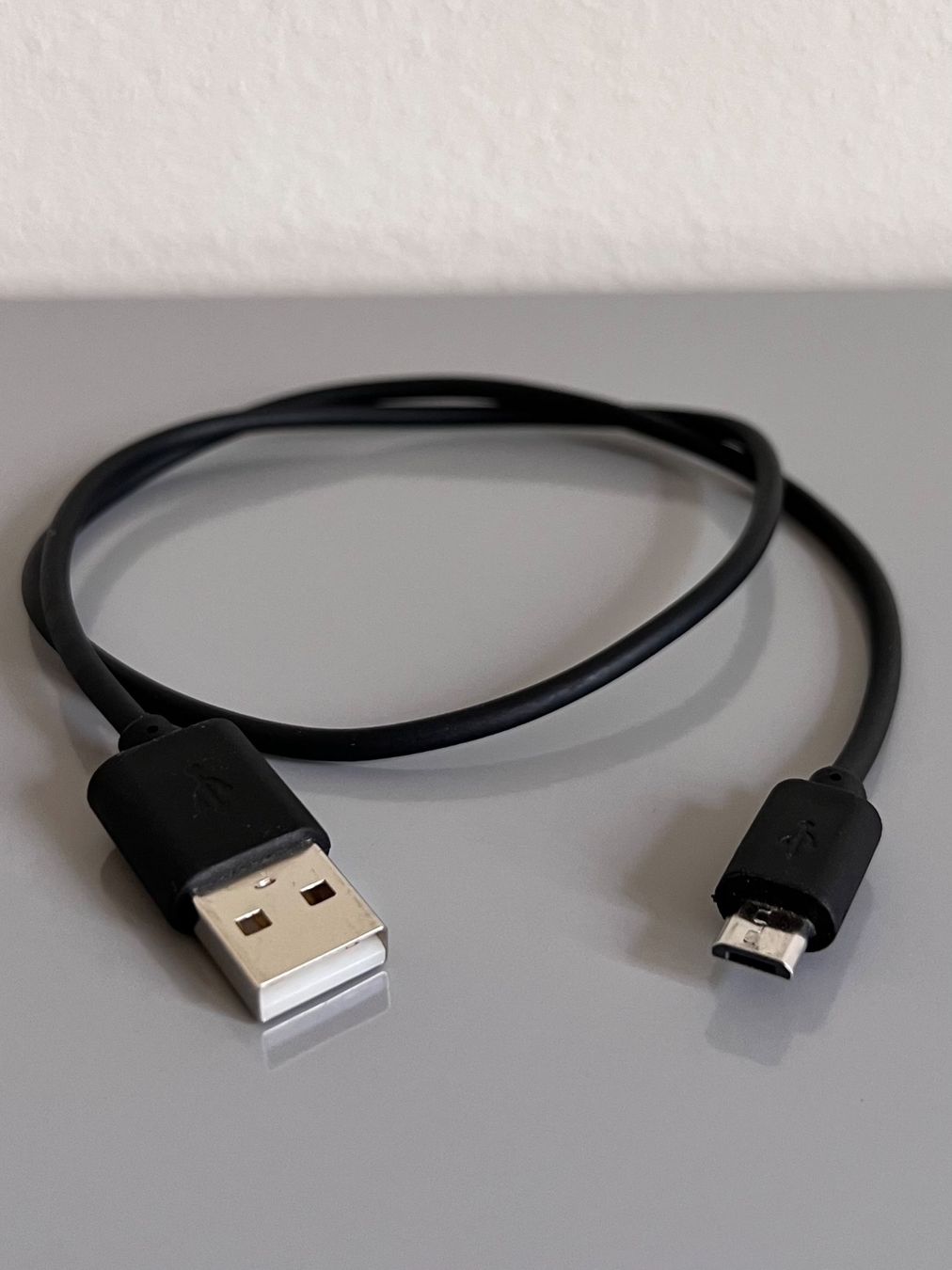 Cavi: Micro USB zu USB Ladekabel (neu) – Nuovo (secondo la descrizione) da Zürich venduto da Mel_Meli