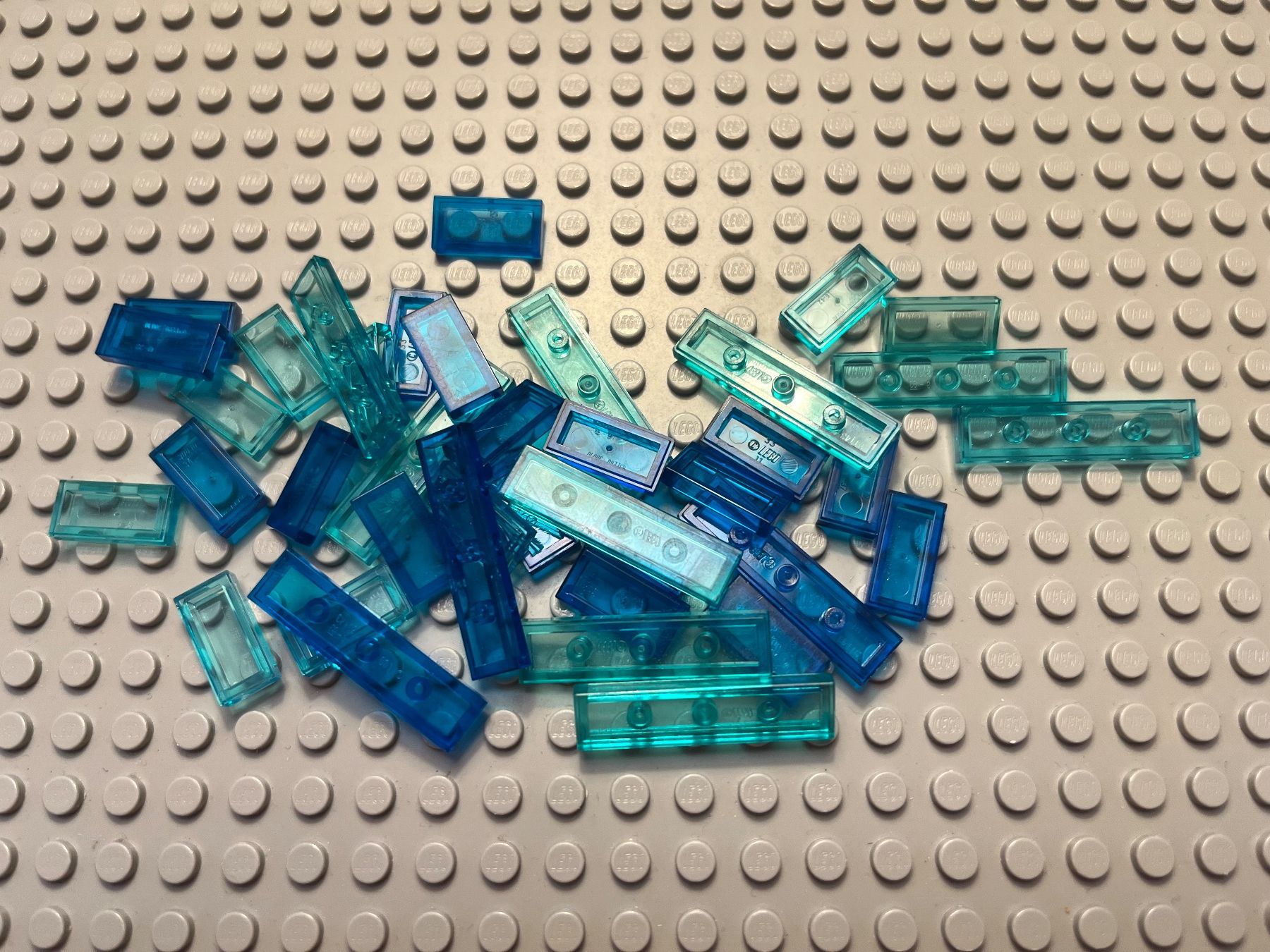 Lego Kit di costruzioni: Lego 55 x Fliesen transparent hell und dunkelblau – Usato da Basel venduto da Swi-7621