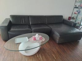 Ledersofa zweiteilig von Möbelfachgeschäft mit Glastisch
