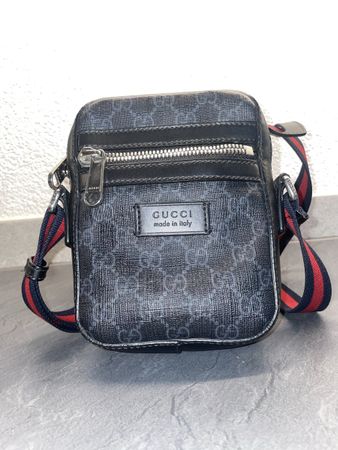 Originale Gucci Crossbody-Tasche in klassischem GG Supreme C