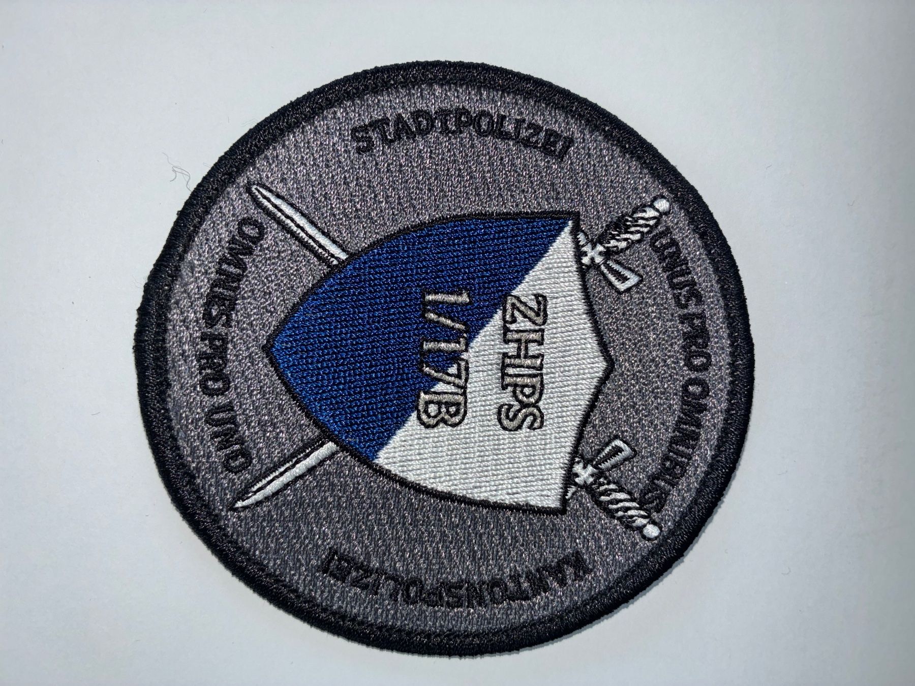 Schweizer Armee Toppe: Original Patch ZHPS 1/17B. Stadtpolizei- Kantonspolizei – Usato da Oberiberg venduto da reimet