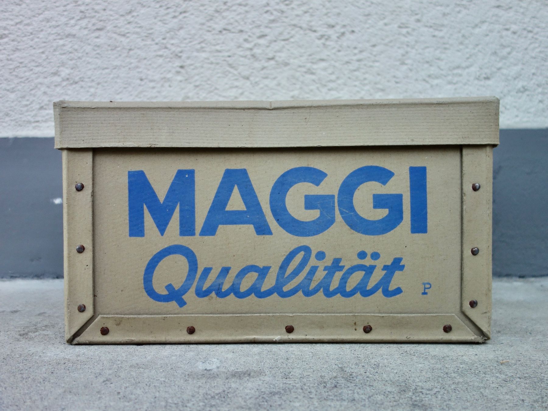 Casse di trasporto: Vintage Verpackung MAGGI Schachtel Karton – Usato da Kerzers venduto da bottlesandboxes 3